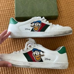 GUCCI X DISNEY
Donald Duck Ace Sneakers